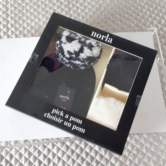NWT / NIB Norla black beanie hat toque 3 pom pom box set - Picture 4 of 5